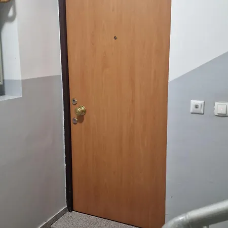 Apartment 7 Brothers